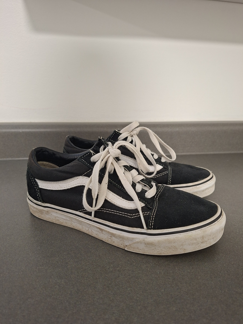 Low-Top Vans Shoes